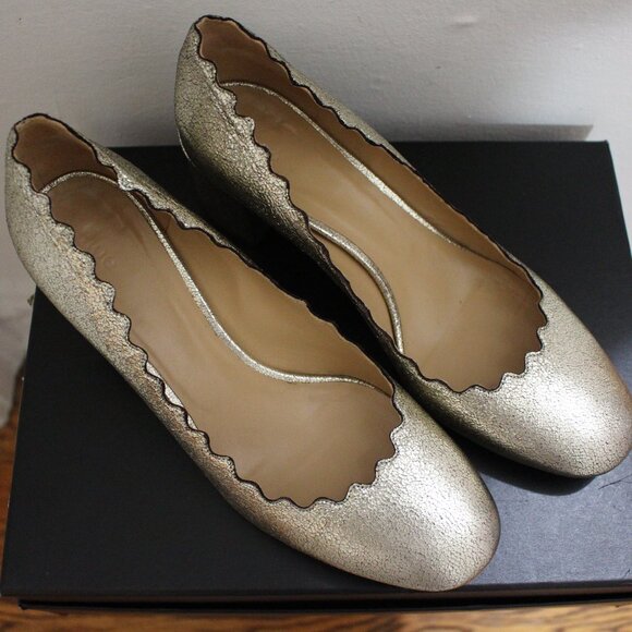 Chloe Shoes - Chloe Lauren Scalloped pump in metallic gold